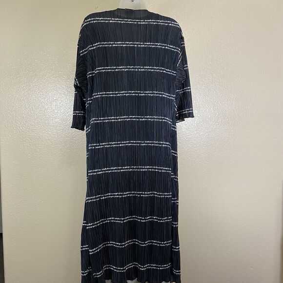 LuLaRoe Shirley Satin Kimono Size S Gray And White - Picture 2 of 8